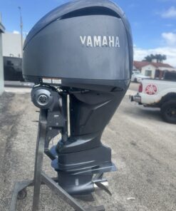 2022 300 HP 300HP YAMAHA FOUR STROKE OUTBOARD MOTOR