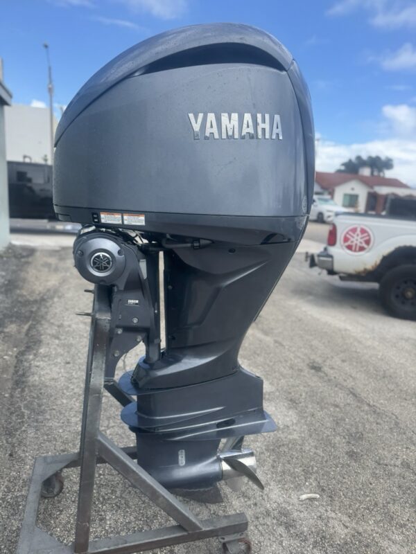 2022 Yamaha F300 300HP 4-Stroke Outboard Motor | 25" or 30" Shaft | Digital Controls & Complete Rigging Included