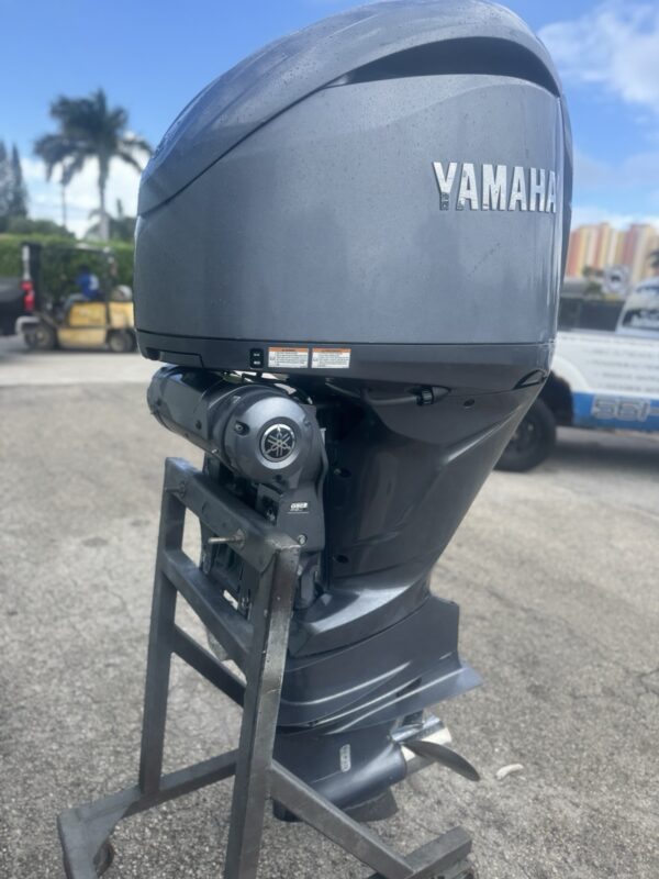 2022 Yamaha F300 300HP 4-Stroke Outboard Motor | 25" or 30" Shaft | Digital Controls & Complete Rigging Included