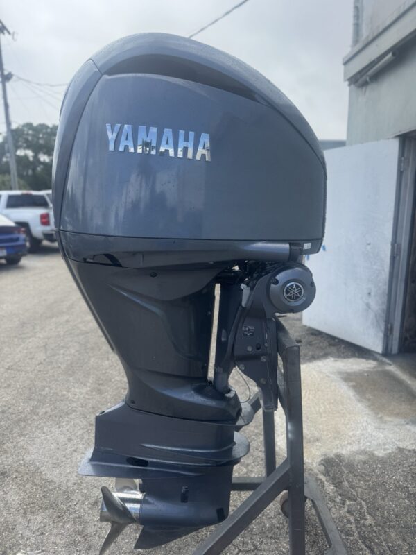 2022 Yamaha F300 300HP 4-Stroke Outboard Motor | 25" or 30" Shaft | Digital Controls & Complete Rigging Included