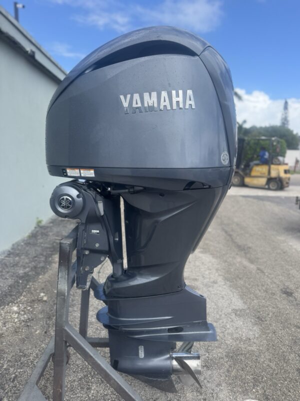 2022 Yamaha F300 300HP 4-Stroke Outboard Motor | 25" or 30" Shaft | Digital Controls & Complete Rigging Included
