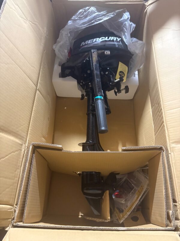 Used 2023 Mercury 2.5 HP 1-Cylinder 4-Stroke Compact Outboard Motor – 15″ (S) Short Shaft