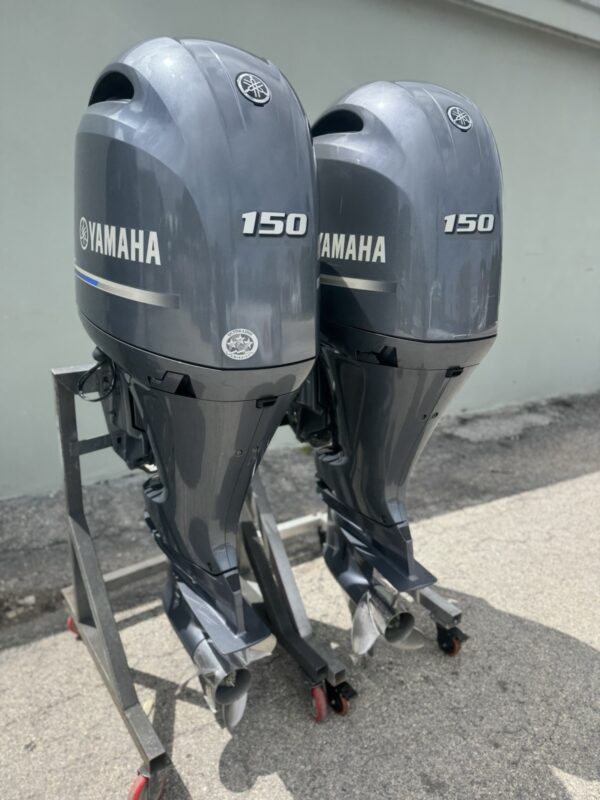 Used Pair of 2023 Suzuki DF150 150 HP EFI 4-Stroke Outboard Motors – 25″ (X) Digital Fly-By-Wire Twin Package