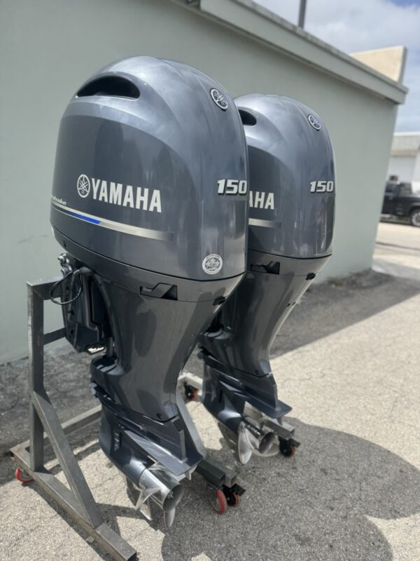 Used Pair of 2023 Suzuki DF150 150 HP EFI 4-Stroke Outboard Motors – 25″ (X) Digital Fly-By-Wire Twin Package