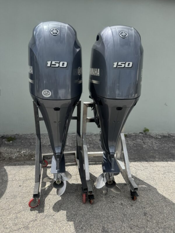 Used Pair of 2023 Suzuki DF150 150 HP EFI 4-Stroke Outboard Motors – 25″ (X) Digital Fly-By-Wire Twin Package
