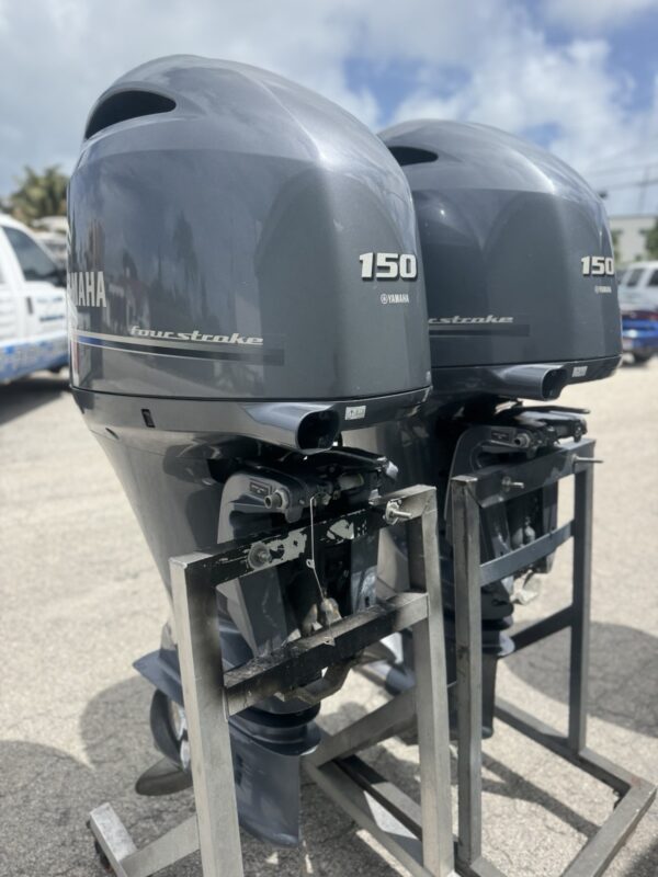 Used Pair of 2023 Suzuki DF150 150 HP EFI 4-Stroke Outboard Motors – 25″ (X) Digital Fly-By-Wire Twin Package
