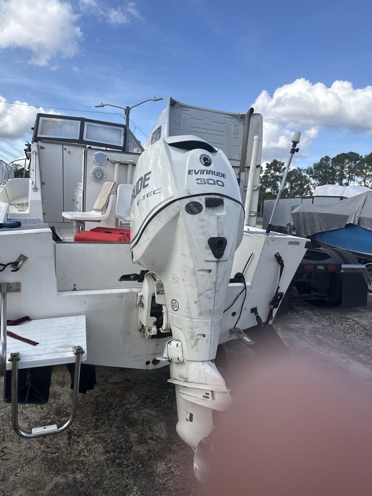 22.8 Foot Wellcraft Woth 300 Hp Johnson Outboard Motor