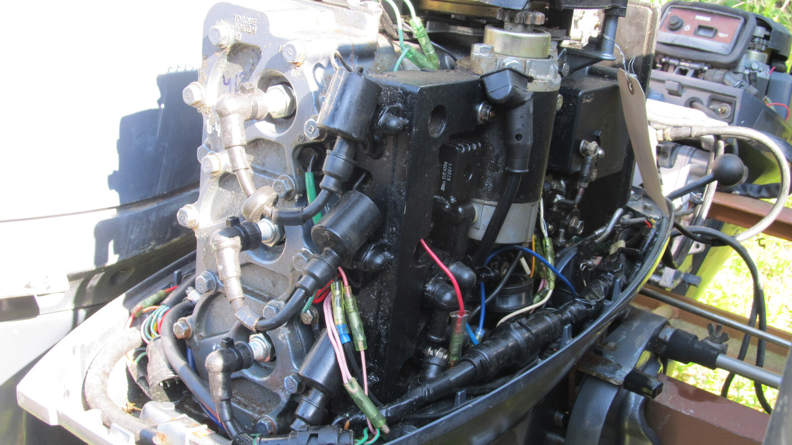 50HP Yamaha Outboard Motor w/ tiller Arm 20" Shaft 120 120 120 PSI