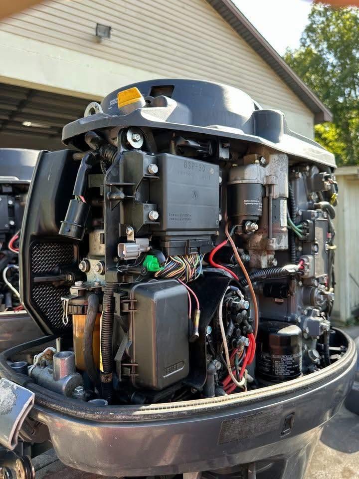 Pair of 2005 Yamaha F150 150HP 4-Stroke Outboard Motors | 25" XL Counter Rotation | Rigging & Controls Included - Image 6