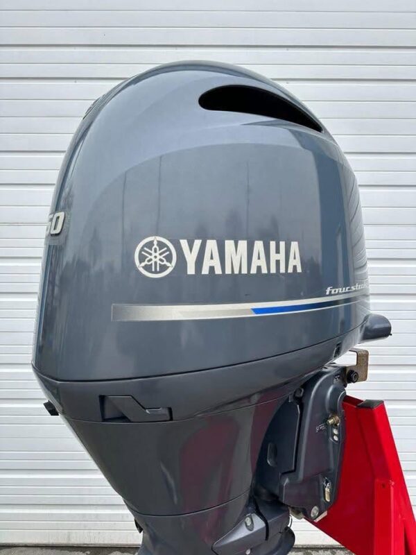 2021 Yamaha F150XB 150 HP 4-Stroke EFI 25" Shaft Outboard Motor