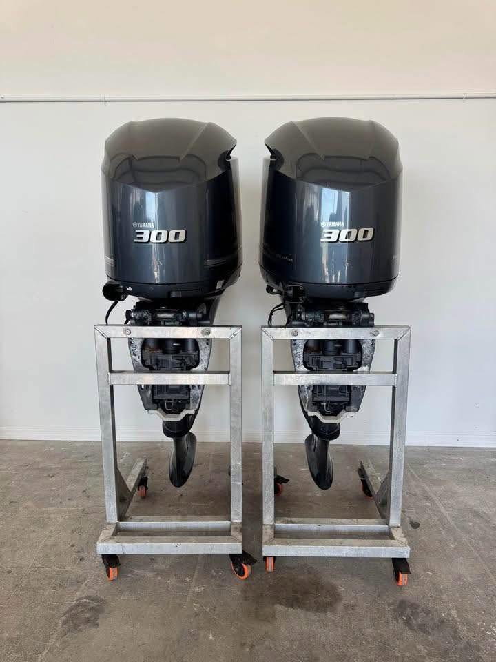 Twin Set of 2011 Yamaha F300 300HP 4-Stroke Outboard Motors | 25" Shaft | Fly-By-Wire Controls & Stainless Props Included - Image 5