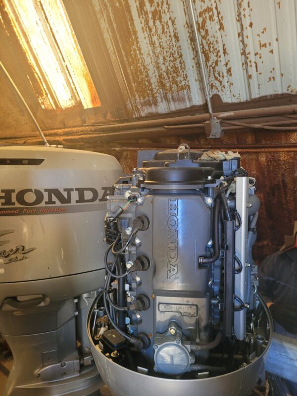 Used Pair of Honda 130 HP 4-Stroke Outboard Motors – Twin Engine Package – 24″ Shaft