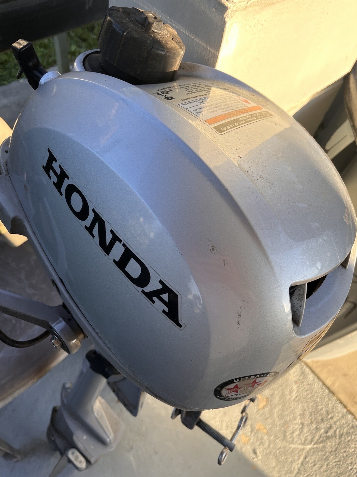 Honda 2.3 HP 15" 4-Stroke Portable Outboard Motor (S-Type / BF2.3DHSCH)