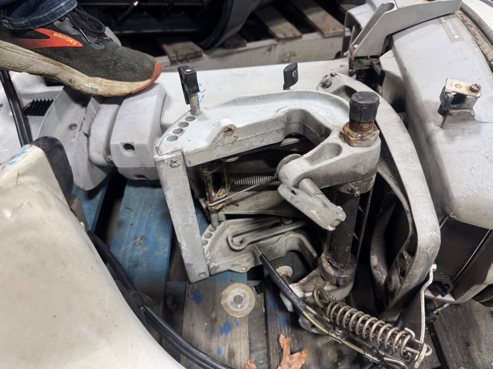 Johnson 35 hp Outboard Boat Motor Engine Evinrude 20" Good Shape Runs Well Prop