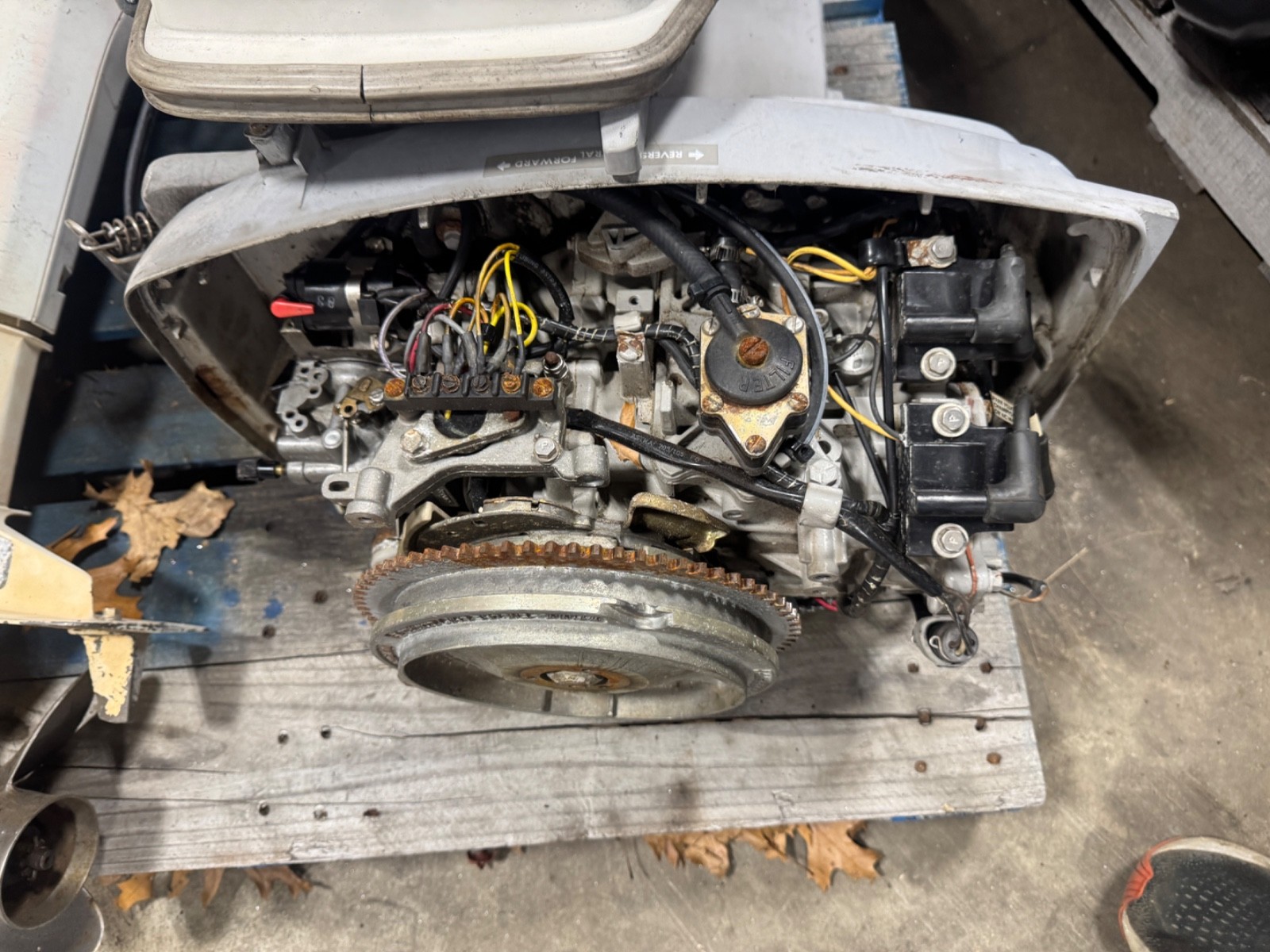 Johnson 35 hp Outboard Boat Motor Engine Evinrude 20" Good Shape Runs Well Prop