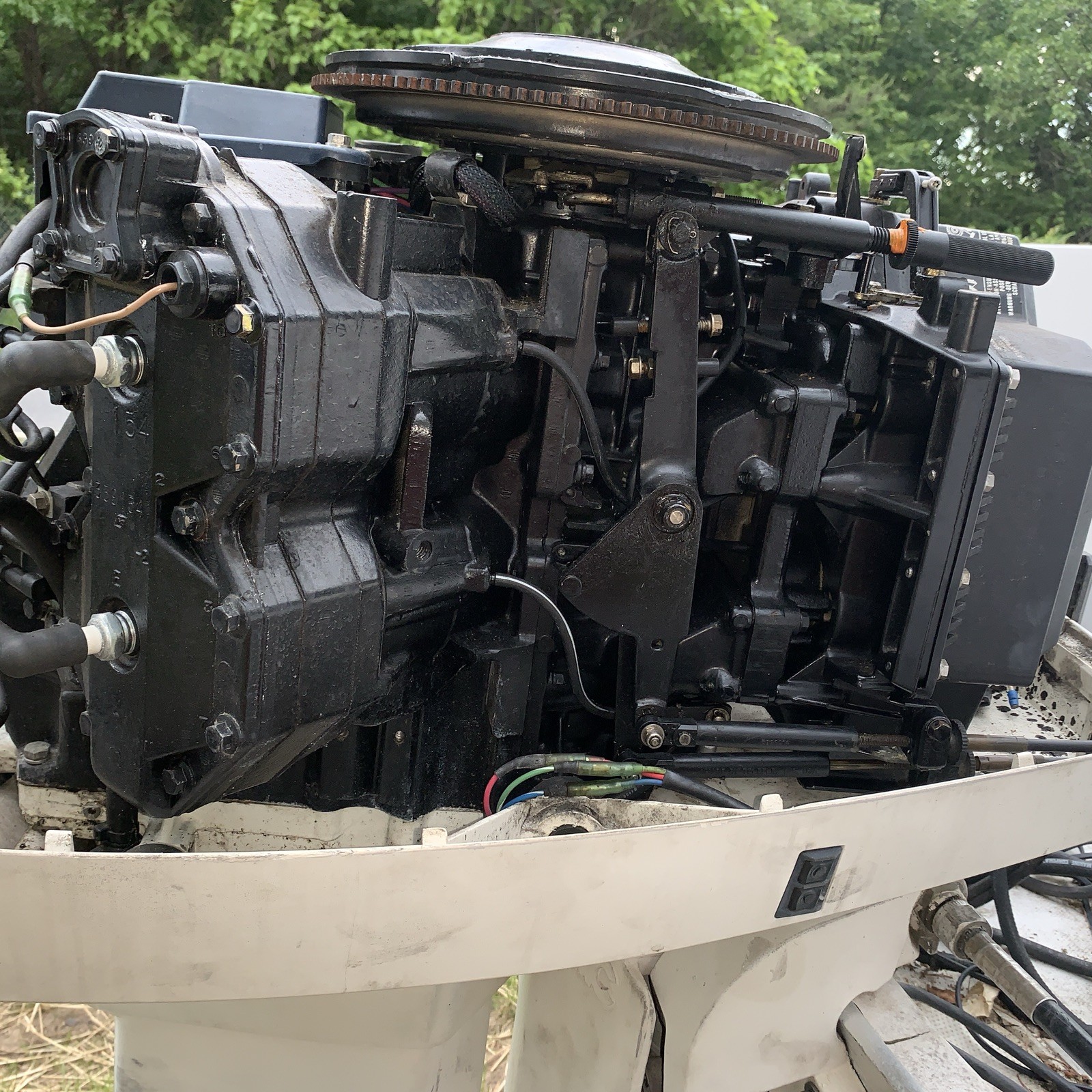 Johnson Ocean runner 140 hp outboard 1993 runs great stainless steel prop