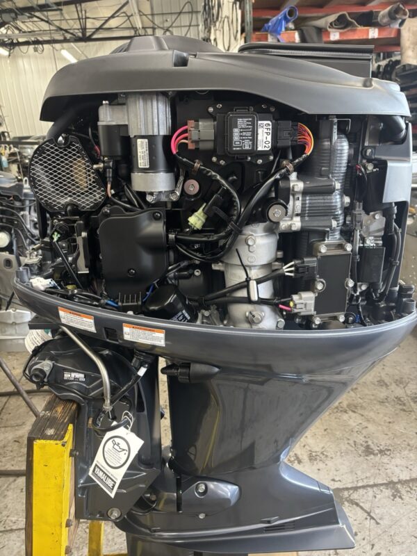New 2025 Yamaha 115 HP EFI 4-Stroke 20″ (L) Long Shaft Outboard Motor