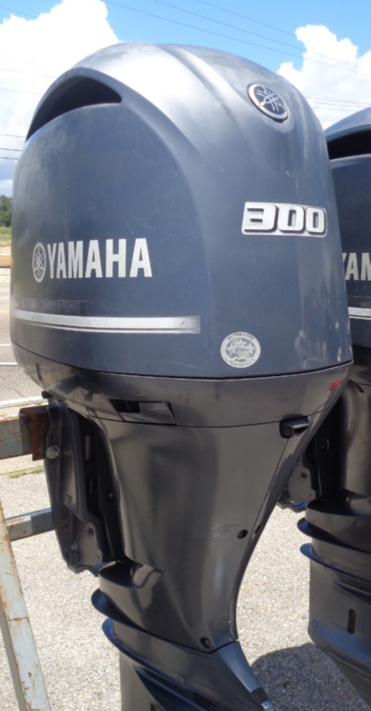 Used 2018 Yamaha LF300XCA 300HP Four Stroke Outboard Motor – 25 Inch Shaft – Counter Rotation