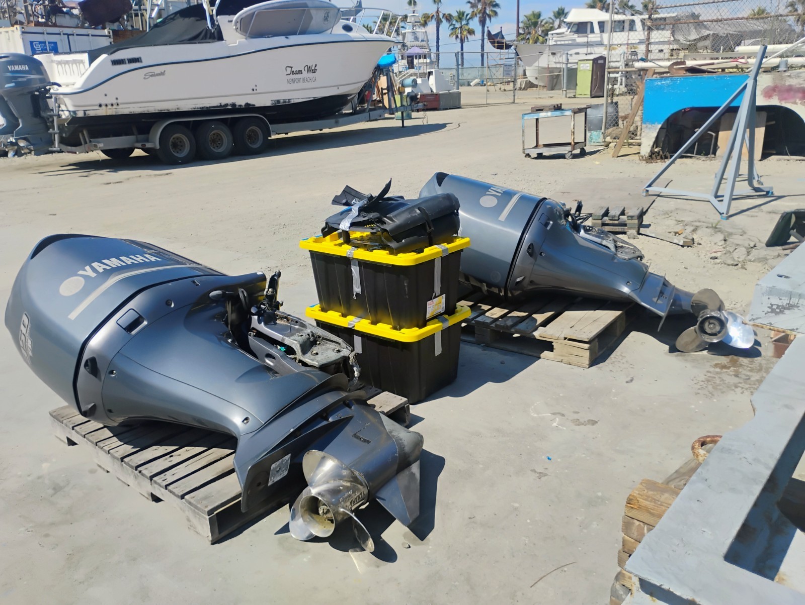 Used Pair Yamaha 350HP V8 Four Stroke Outboard Motors – 25 Inch Shaft – Low 300 Hours