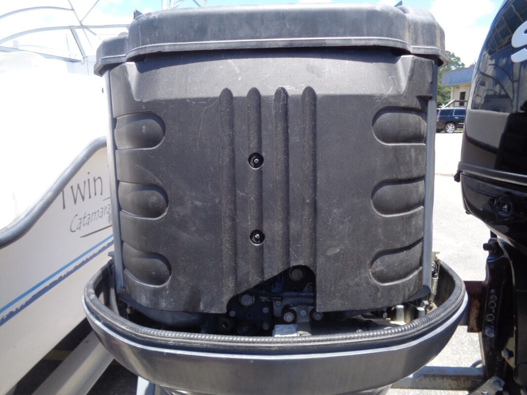 Used 2004 Yamaha F225TXRC 225HP Four Stroke Outboard Motor – 25 Inch Shaft