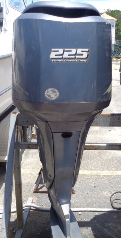 Used 2004 Yamaha F225TXRC 225HP Four Stroke Outboard Motor – 25 Inch Shaft
