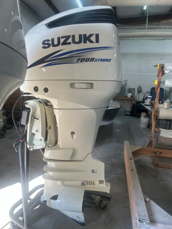 Used Pair of 2016 Suzuki DF250APXXW 250 HP V6 4-Stroke Outboard Motors – 30″ (XXL) Port & Starboard Set