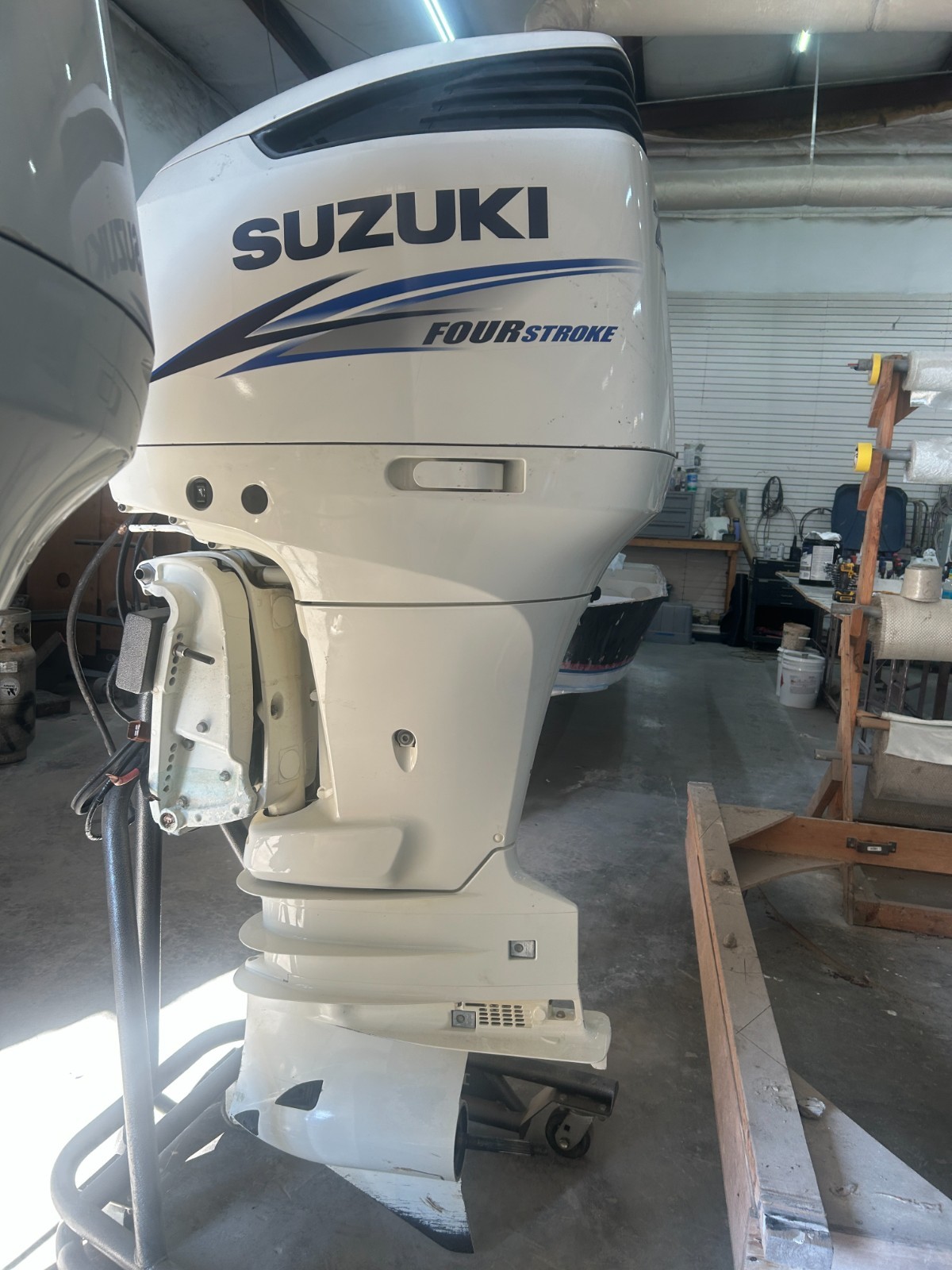 Used Pair 2016 Suzuki DF250APXXW 250HP Four Stroke Outboard Motors – 30 Inch Shaft - Image 5