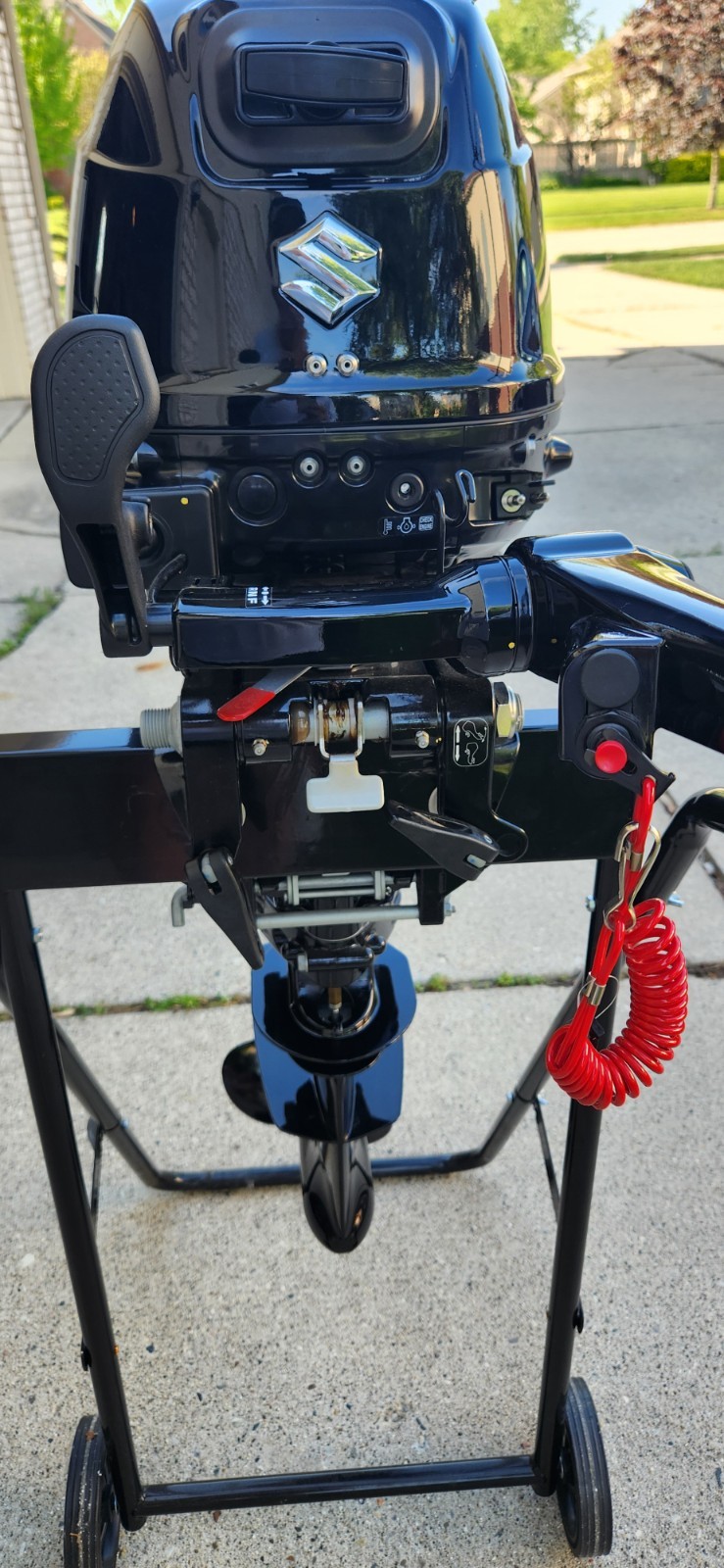 Suzuki 15 HP Four Stroke Outboard Motor - Model DF15AS5 15" Short Shaft