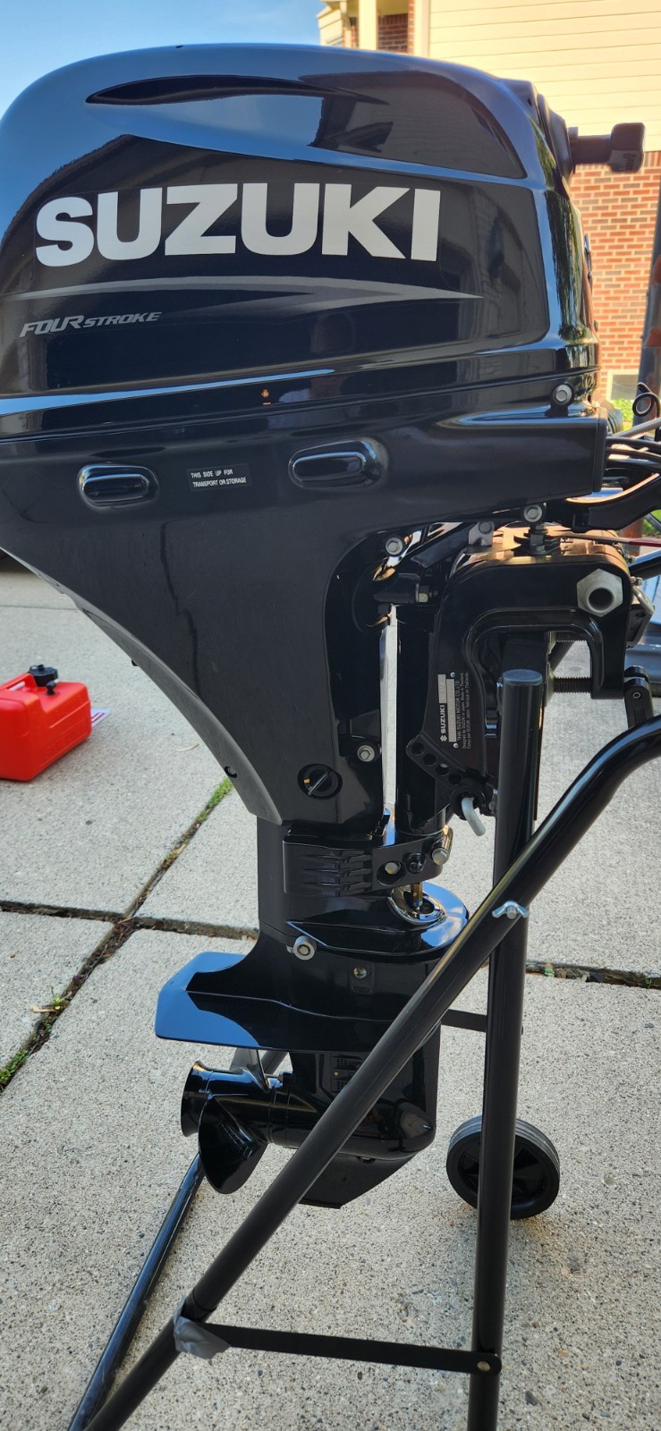 Suzuki 15 HP Four Stroke Outboard Motor - Model DF15AS5 15" Short Shaft