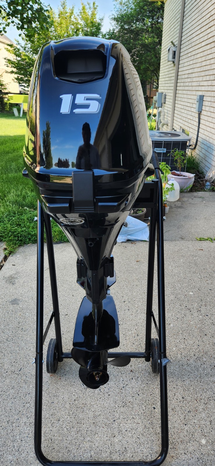 Suzuki 15 HP Four Stroke Outboard Motor - Model DF15AS5 15" Short Shaft