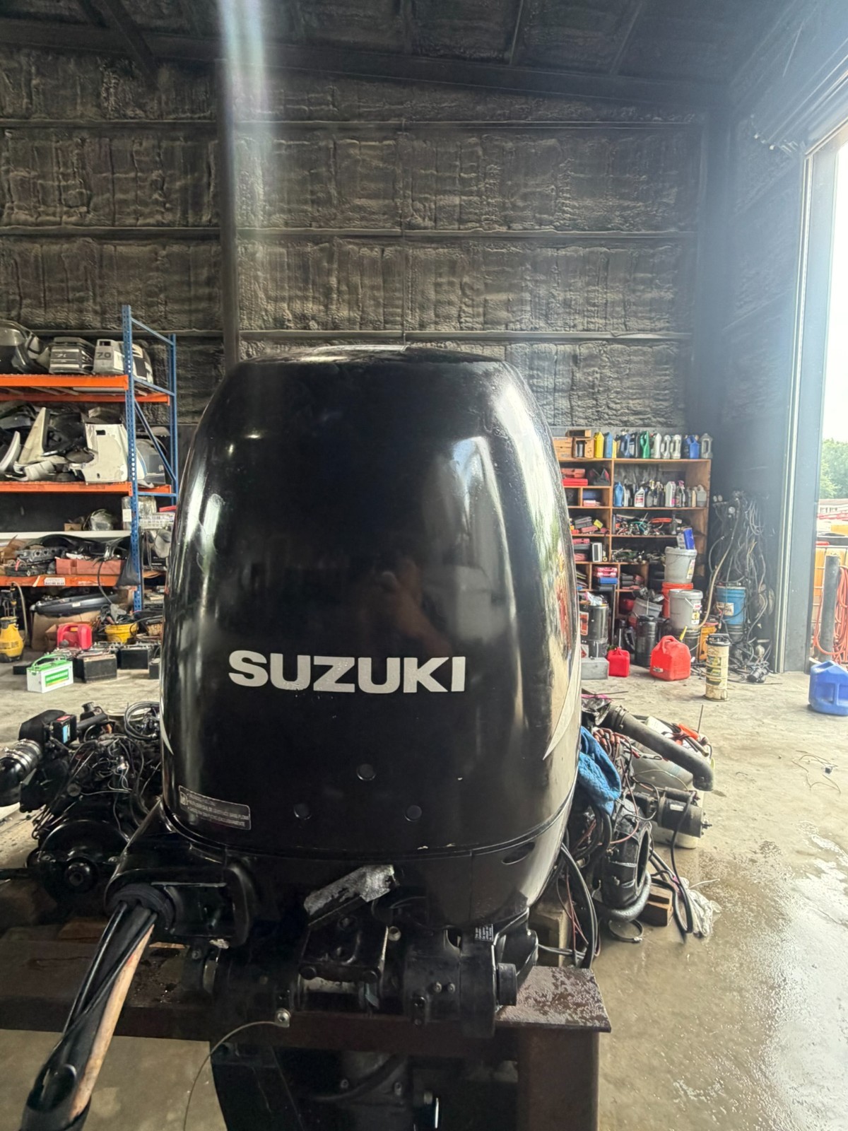 Suzuki DF115 FourStroke EFI Outboard Motor – 25" Shaft – 178 Hours – Freshwater