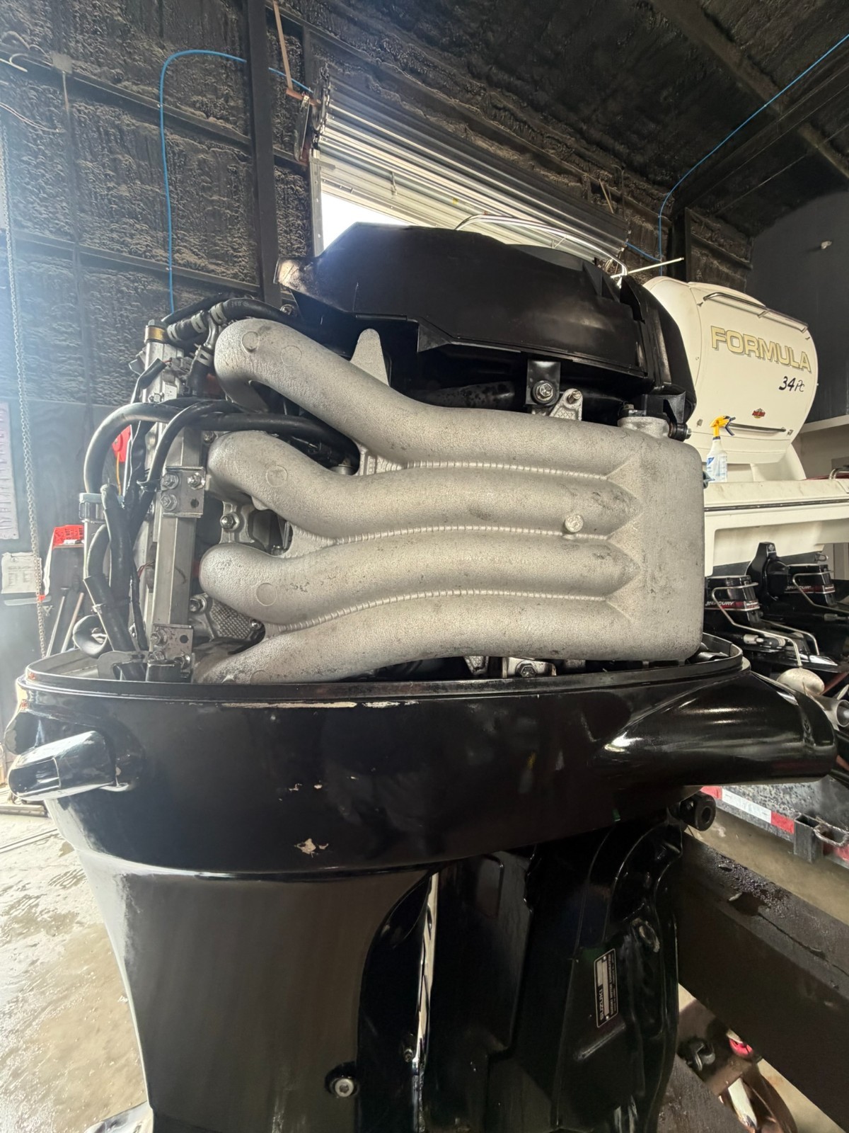 Suzuki DF115 FourStroke EFI Outboard Motor – 25" Shaft – 178 Hours – Freshwater