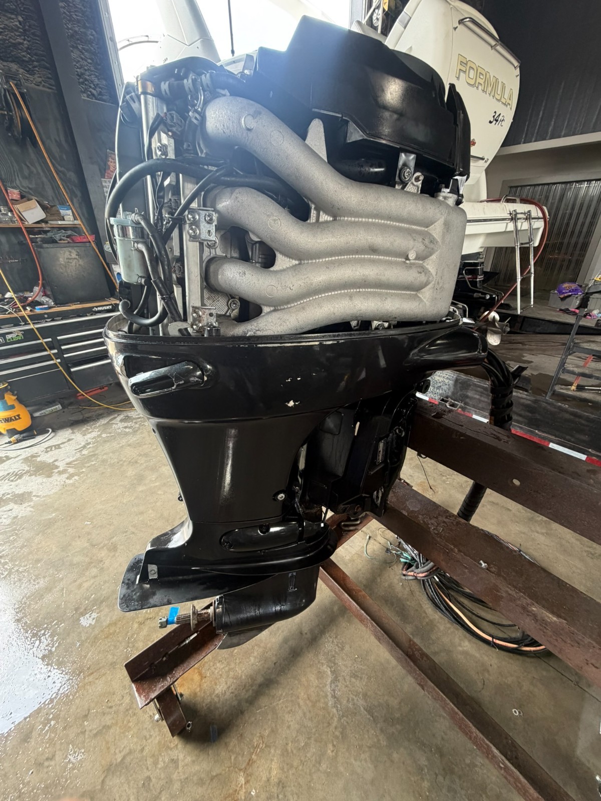 Suzuki DF115 FourStroke EFI Outboard Motor – 25" Shaft – 178 Hours – Freshwater