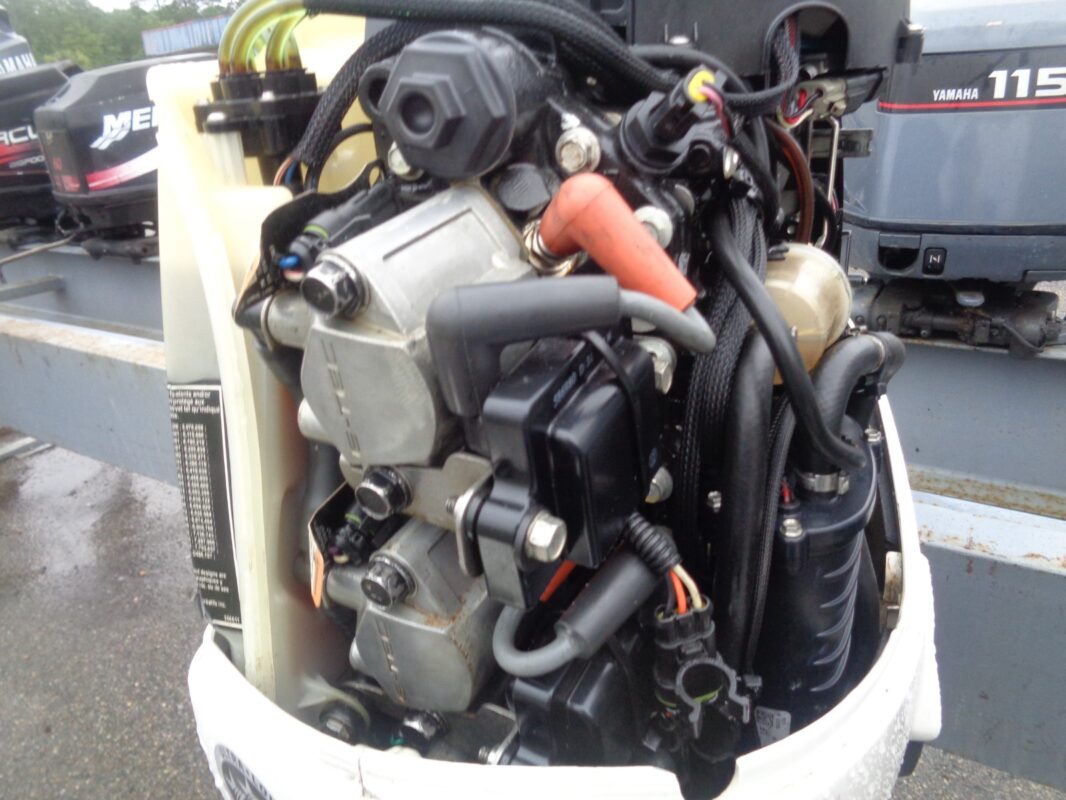 2013 Evinrude E-TEC 90HP 2-Stroke EFI Outboard Motor – 20" Shaft – Ready to Mount & Run