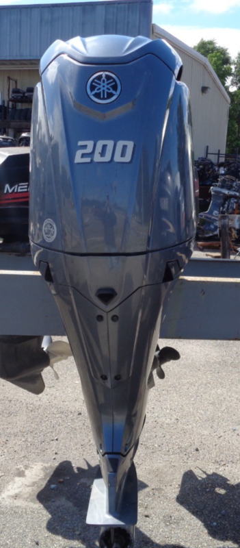 2023 Yamaha F200XC 200HP 4-Stroke EFI 25" Outboard Motor | 450 Hours | Integrated Steering