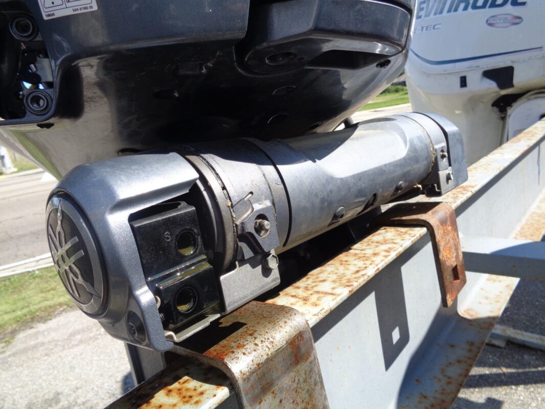 2023 Yamaha F200XC 200HP 4-Stroke EFI 25" Outboard Motor | 450 Hours | Integrated Steering