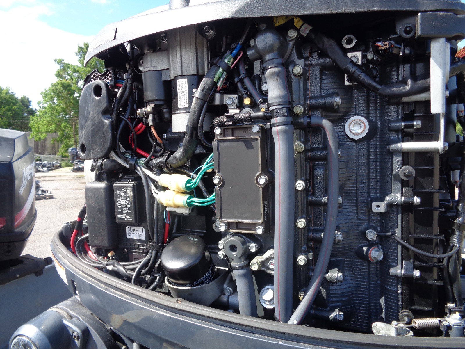 USED 2023 YAMAHA 200 HP 25" 4 FOUR STROKE OUTBOARD BOAT MOTOR F200 200hp ENGINE