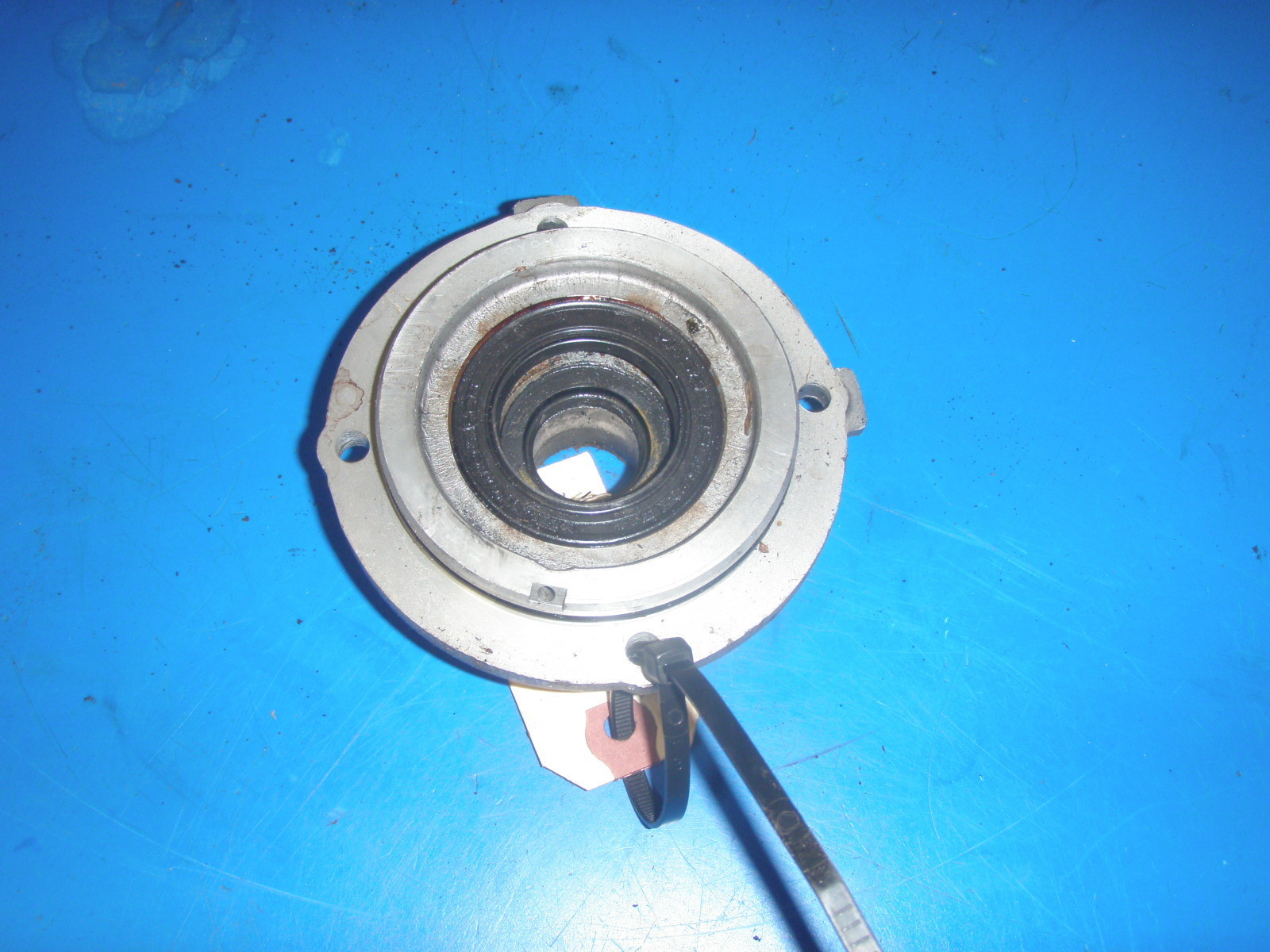 YAMAHA S200 TX RX 1999 OUTBOARD MOTOR CRANK END CAP GOOD USED