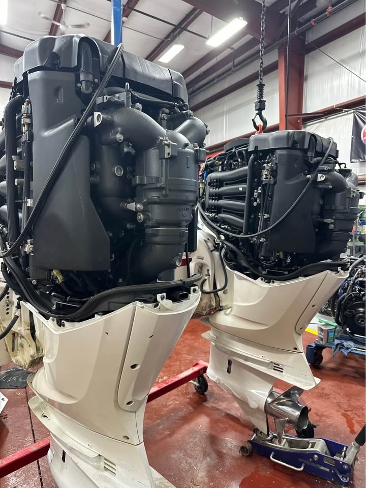 Yamaha XTO 425 HP 5.6L V8 Outboard Engines 25" Shaft, 955 hours