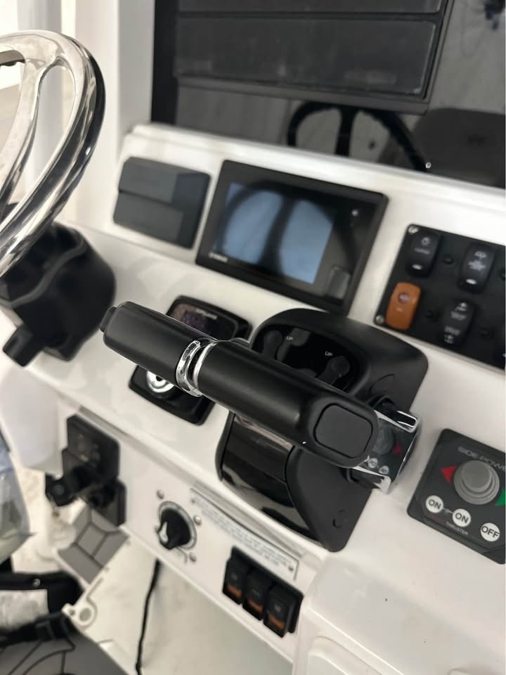 Yamaha XTO 425 HP 5.6L V8 Outboard Engines 25" Shaft, 955 hours