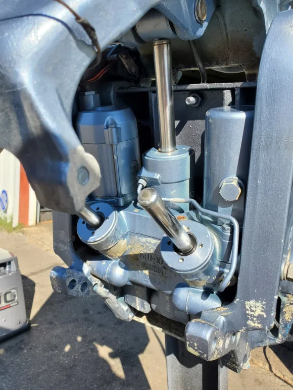 Used 1989 Yamaha 90 HP 3-Cylinder Carbureted 2-Stroke 20″ (L) Outboard Motor