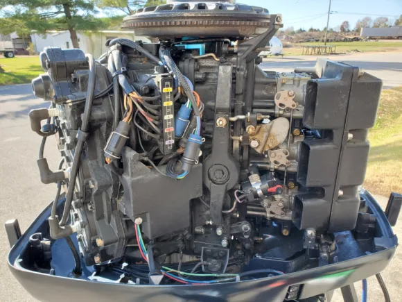 Used 1991 Evinrude XP 150HP V6 Carbureted 2-Stroke Outboard Motor – 20" Long Shaft – Electric Start – Freshwater