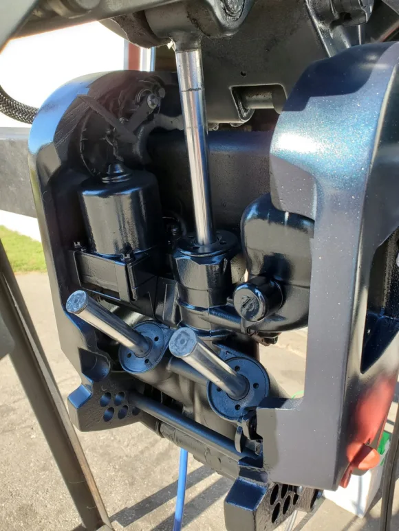 Used 1991 Evinrude XP 150HP V6 Carbureted 2-Stroke Outboard Motor – 20" Long Shaft – Electric Start – Freshwater
