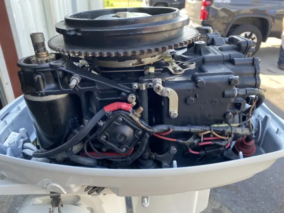 Used 1992 Johnson 25HP 2-Cylinder Carbureted 2-Stroke Outboard Motor – 20" Long Shaft – Electric Start – Freshwater