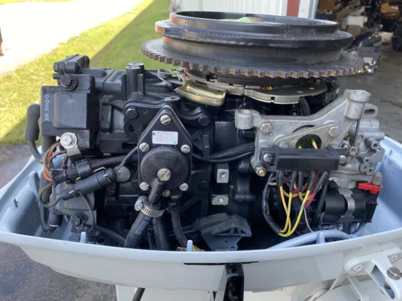 Used 1992 Johnson 25HP 2-Cylinder Carbureted 2-Stroke Outboard Motor – 20" Long Shaft – Electric Start – Freshwater