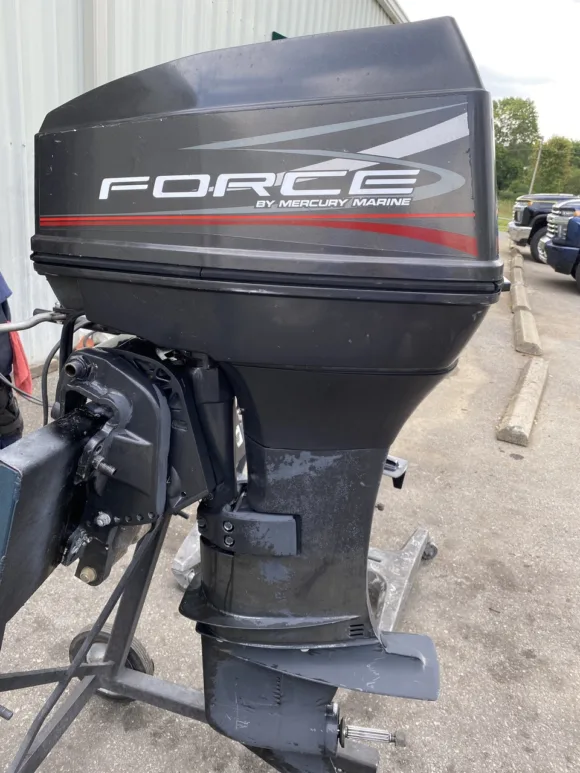 Used 1995 Mercury/Force 40HP 2-Cylinder Carbureted 2-Stroke Outboard Motor – 20" Long Shaft – Electric Start – Freshwater