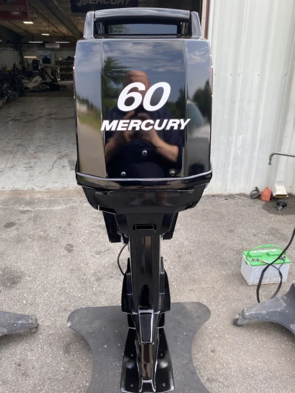 1997 Mercury 60 HP 3-Cylinder Carbureted 2-Stroke 20″ (L) Outboard Motor – Electric Start – Power Trim & Tilt – Freshwater