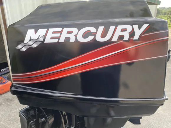 1997 Mercury 60 HP 3-Cylinder Carbureted 2-Stroke 20″ (L) Outboard Motor – Electric Start – Power Trim & Tilt – Freshwater