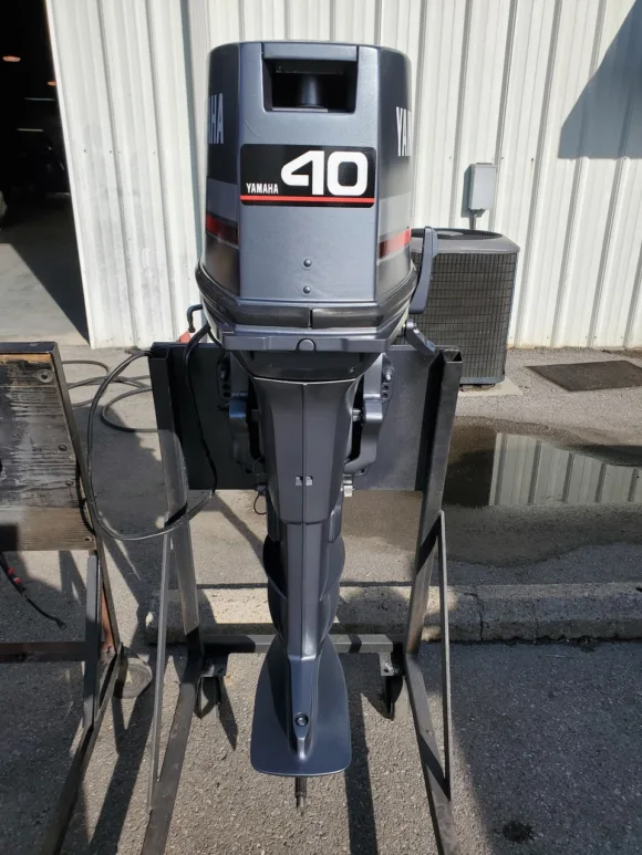 Used 1997 Yamaha 40 HP 2-Cylinder Carbureted 2-Stroke 20″ (L) Outboard Motor