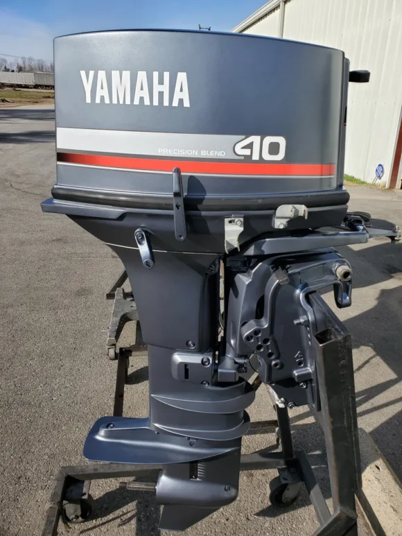 Used 1997 Yamaha 40 HP 2-Cylinder Carbureted 2-Stroke 20″ (L) Outboard Motor